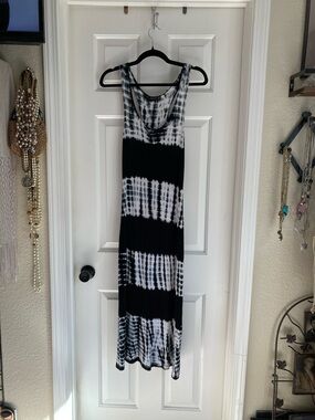 Popular Basics Black & White Tie-Dye Maxi Dress